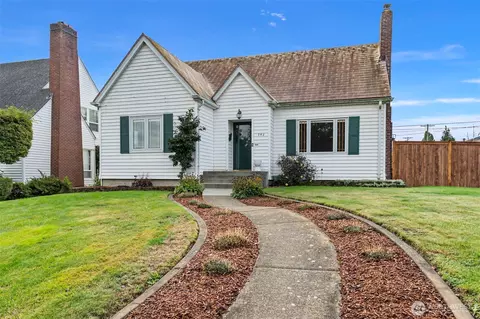242 S 58th St, Tacoma, WA 98408