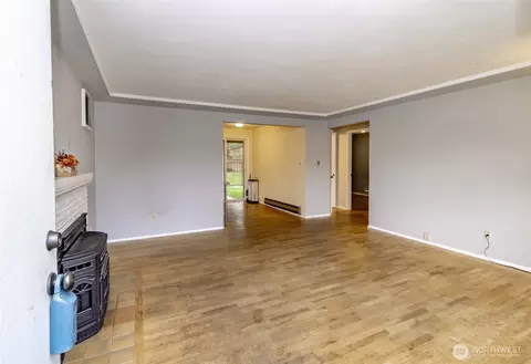 Living - 8429 E St, Tacoma, WA 98445 photo 1 of 5