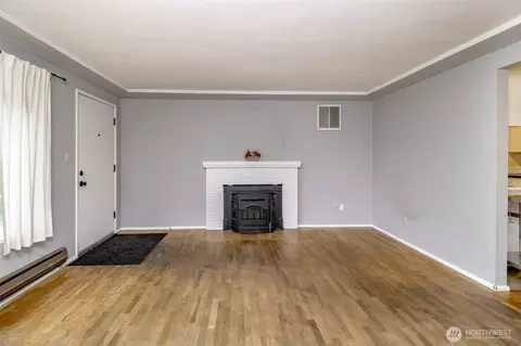Living - 8429 E St, Tacoma, WA 98445 photo 3 of 5