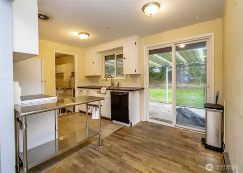 Kitchen - 8429 E St, Tacoma, WA 98445 photo 5 of 6