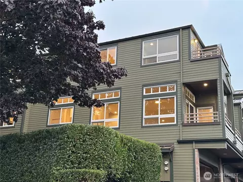 327 2nd Ave S, Kirkland, WA 98033