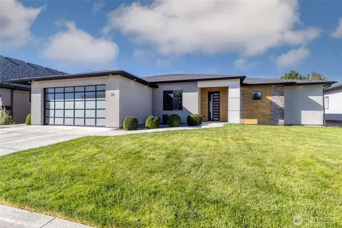 35 NE Alpine Dr, College Place, WA 99324
