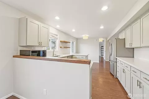Kitchen - 6413 152nd Ave E, Sumner, WA 98390 photo 1 of 4