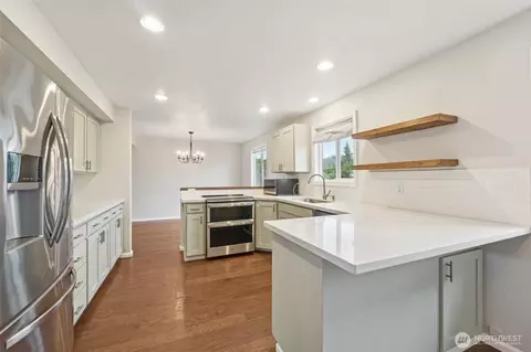 Kitchen - 6413 152nd Ave E, Sumner, WA 98390 photo 3 of 4