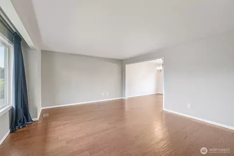 Living - 6413 152nd Ave E, Sumner, WA 98390 photo 2 of 4