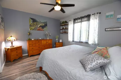 Bedroom - 5815 8th Ave W, Everett, WA 98203 photo 4 of 5