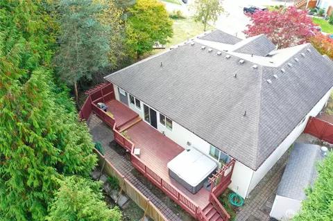Exterior - 5815 8th Ave W, Everett, WA 98203 photo 7 of 7
