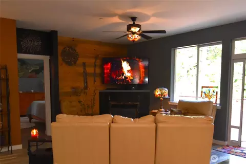 Living - 5815 8th Ave W, Everett, WA 98203 photo 1 of 2