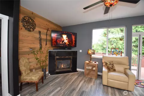 Living - 5815 8th Ave W, Everett, WA 98203 photo 2 of 2