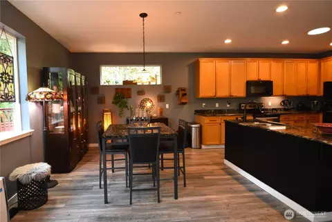 Kitchen - 5815 8th Ave W, Everett, WA 98203 photo 6 of 6