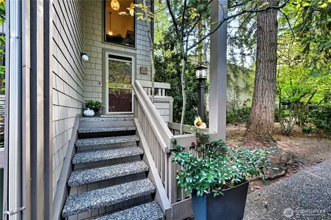 13730 15th Ave NE #E204, Seattle, WA 98125
