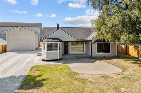 417 N Anacortes St, Burlington, WA 98233
