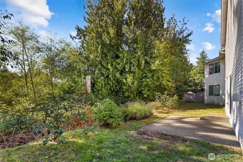 Exterior - 19002 13th Ave SE, Bothell, WA 98012 photo 3 of 5