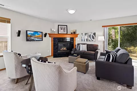 Living - 19002 13th Ave SE, Bothell, WA 98012 photo 1 of 4