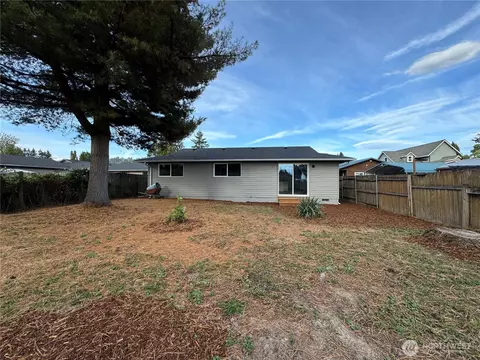 Exterior - 3337 Pine St, Longview, WA 98632 photo 2 of 4
