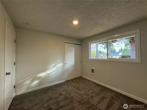 Bedroom - 3337 Pine St, Longview, WA 98632 photo 1 of 3