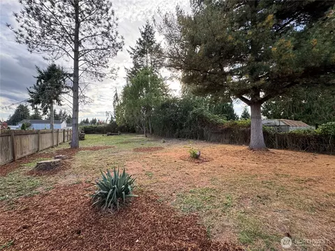 Exterior - 3337 Pine St, Longview, WA 98632 photo 4 of 4