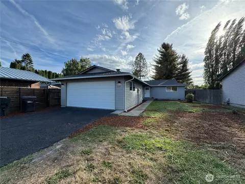 3337 Pine St, Longview, WA 98632