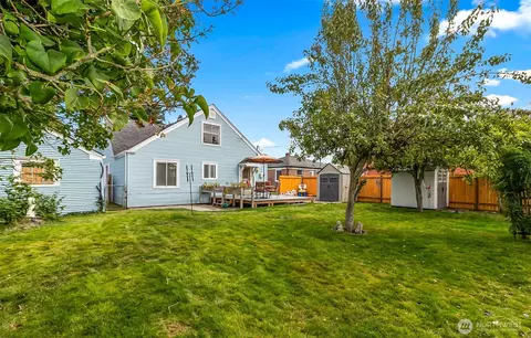 Exterior - 1102 Lombard Ave, Everett, WA 98201 photo 5 of 6