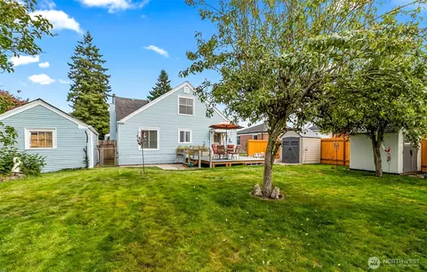 Exterior - 1102 Lombard Ave, Everett, WA 98201 photo 6 of 6