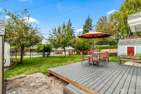Exterior - 1102 Lombard Ave, Everett, WA 98201 photo 2 of 6