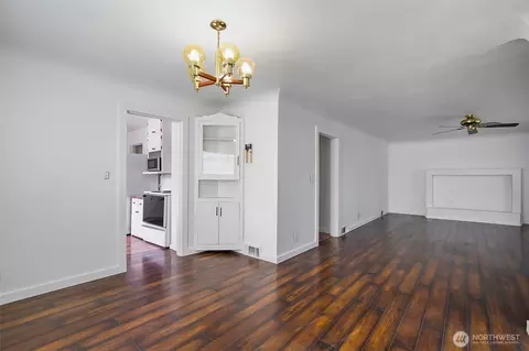 Living - 1102 Lombard Ave, Everett, WA 98201 photo 7 of 8
