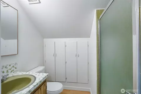 Bath - 1102 Lombard Ave, Everett, WA 98201 photo 2 of 3
