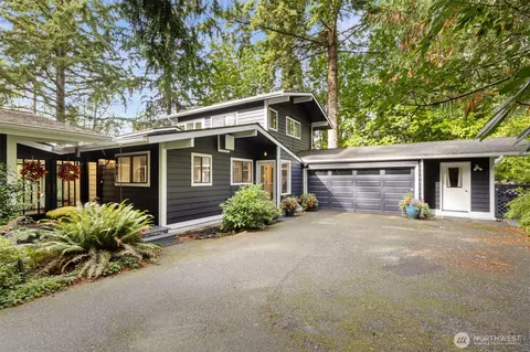 11925 Manzanita Ln NE, Bainbridge Island, WA 98110