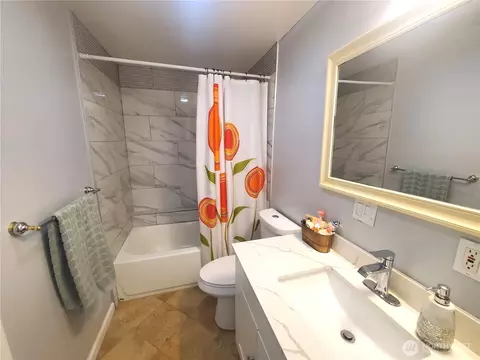 Bath - 16 E Intercity Ave, Everett, WA 98208 photo 1 of 2