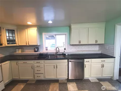 Kitchen - 16 E Intercity Ave, Everett, WA 98208 photo 3 of 3