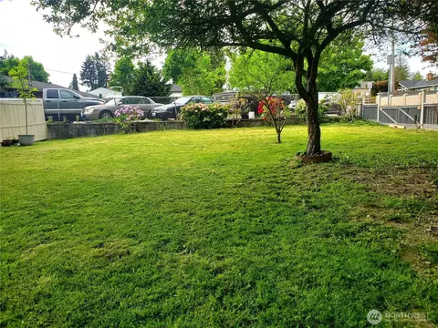 Exterior - 16 E Intercity Ave, Everett, WA 98208 photo 2 of 3