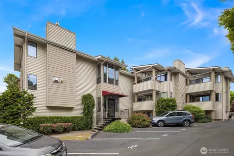 335 3rd Ave S #203, Edmonds, WA 98020