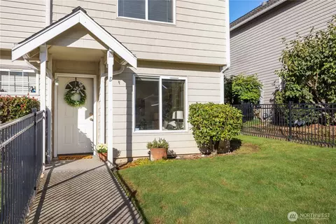 5136 Browns Point Blvd NE #D, Tacoma, WA 98422