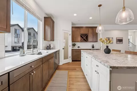 Kitchen - 14 160th Pl SE, Bothell, WA 98012 photo 2 of 4