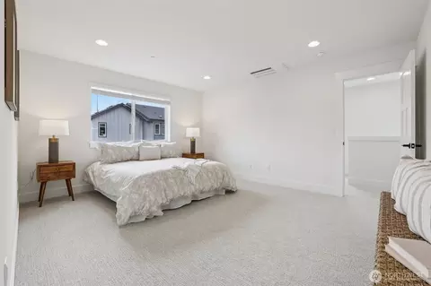 Bedroom - 14 160th Pl SE, Bothell, WA 98012 photo 1 of 4