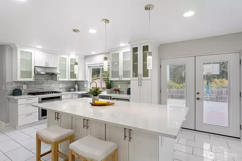 Kitchen - 4307 114th St SE, Everett, WA 98208 photo 1 of 3