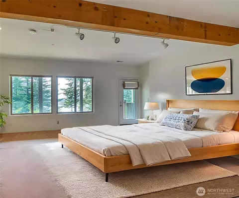 Bedroom - 121 Switchback Rd, Eastsound, WA 98245 photo 4 of 5