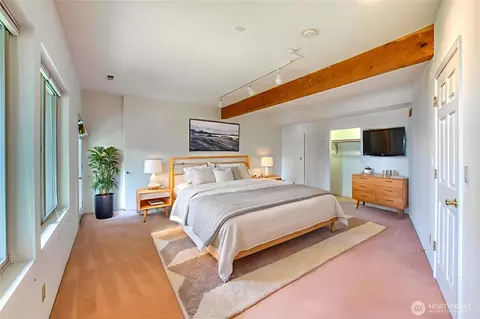 Bedroom - 121 Switchback Rd, Eastsound, WA 98245 photo 5 of 5