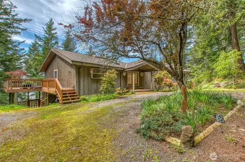 Exterior - 121 Switchback Rd, Eastsound, WA 98245 photo 1 of 5