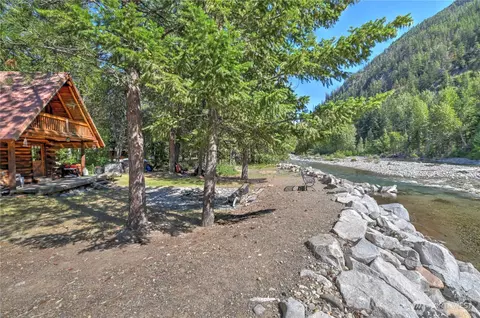 26 Mercer Rd, Mazama, WA 98833
