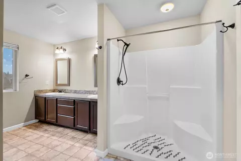 Bath - 18509 11th Ln E, Spanaway, WA 98387 photo 3 of 3