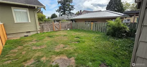 Exterior - 1512 Rainier Ave, Everett, WA 98201 photo 2 of 4