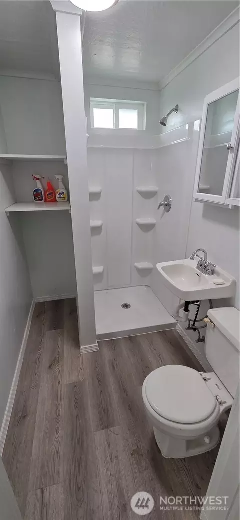 Bath - 1512 Rainier Ave, Everett, WA 98201 photo 3 of 3