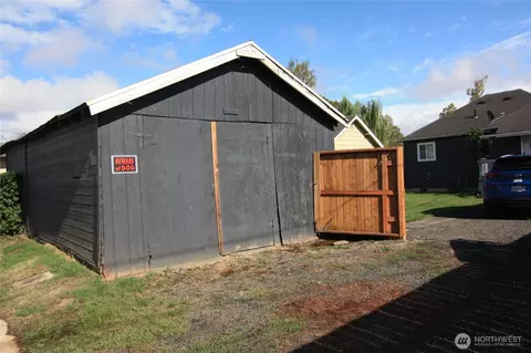 Exterior - 511 16th Ave, Longview, WA 98632 photo 4 of 5