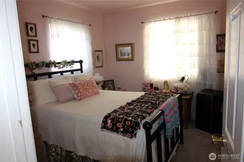 Bedroom - 511 16th Ave, Longview, WA 98632 photo 1 of 5