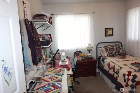 Bedroom - 511 16th Ave, Longview, WA 98632 photo 4 of 5