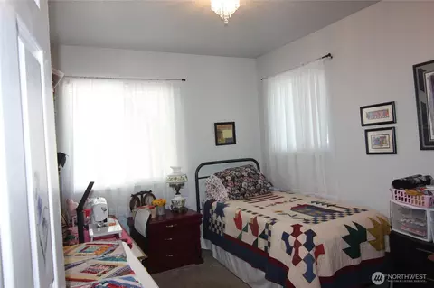 Bedroom - 511 16th Ave, Longview, WA 98632 photo 5 of 5