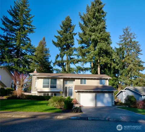 9318 NE 142nd St, Kirkland, WA 98034