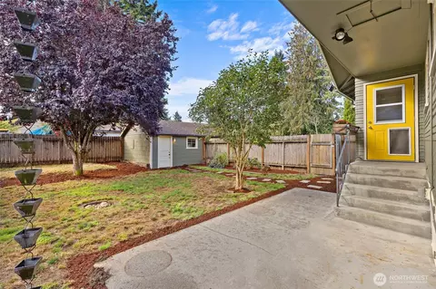 Exterior - 2202 73rd St SE, Everett, WA 98203 photo 3 of 9