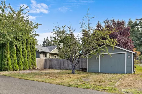 Exterior - 2202 73rd St SE, Everett, WA 98203 photo 7 of 9